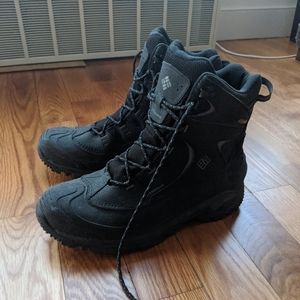 Columbia snow boots, black